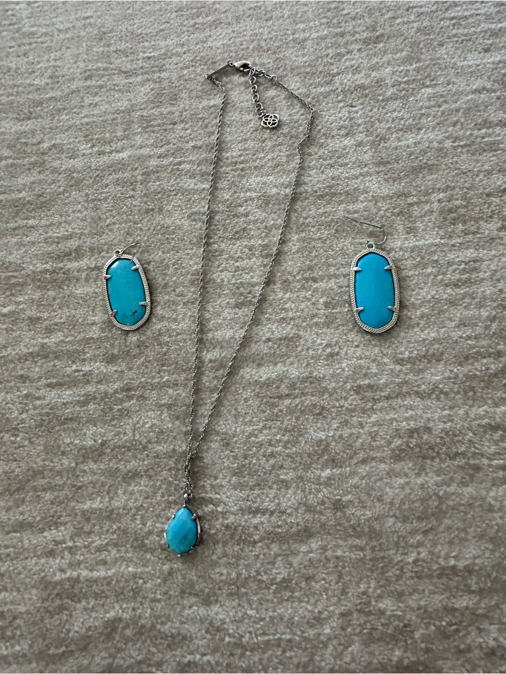 Kendra Scott Blue Turquoise Teardrop Necklace with Matching Oval Earrings